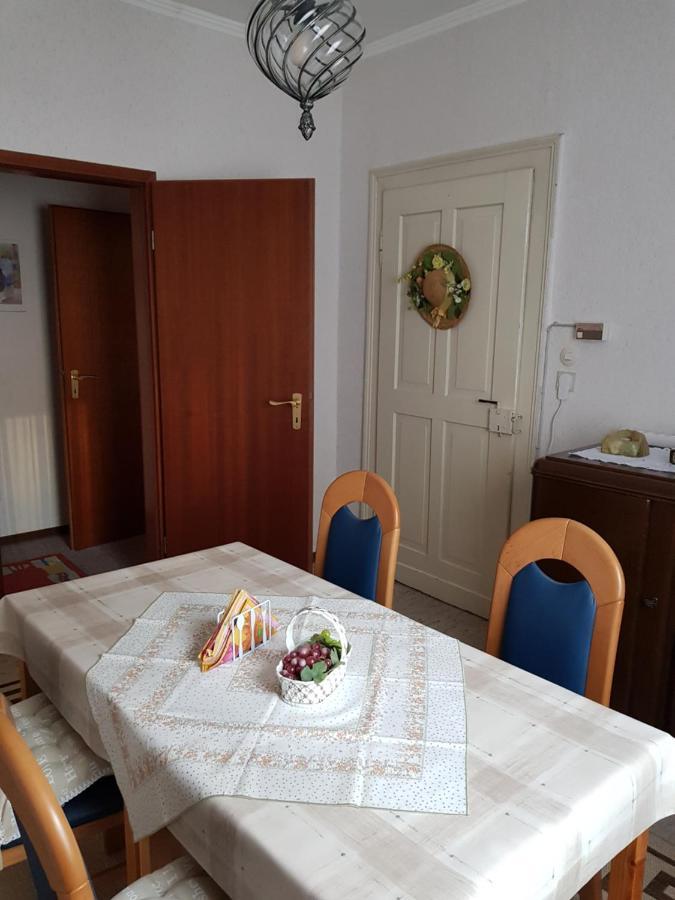 Weingut Helmut Barzen Apartment Zell an der Mosel Exterior photo