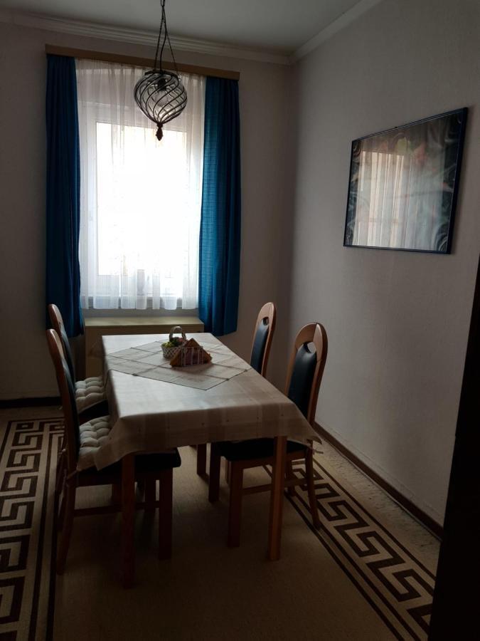 Weingut Helmut Barzen Apartment Zell an der Mosel Exterior photo